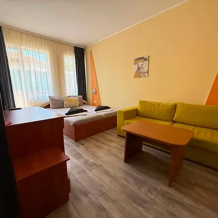 Pensionat Napoli Ravda